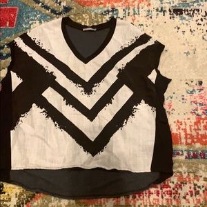 Summer shirt with wide sleeves